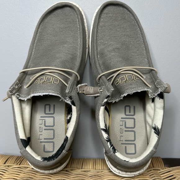 Hey Dudes Wally Stretch Beige Mens Size 11 - Picture 2 of 4